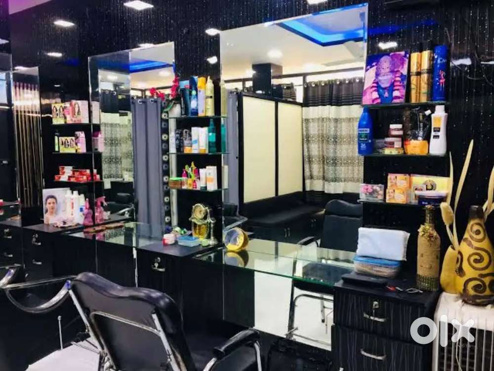 Need a female staff for ladies parlour