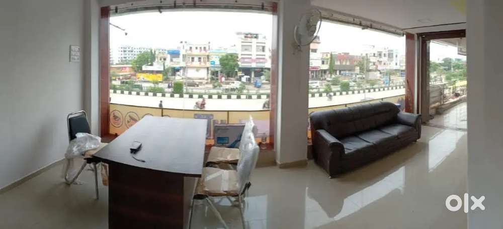 Road Touch Display Shop for rent