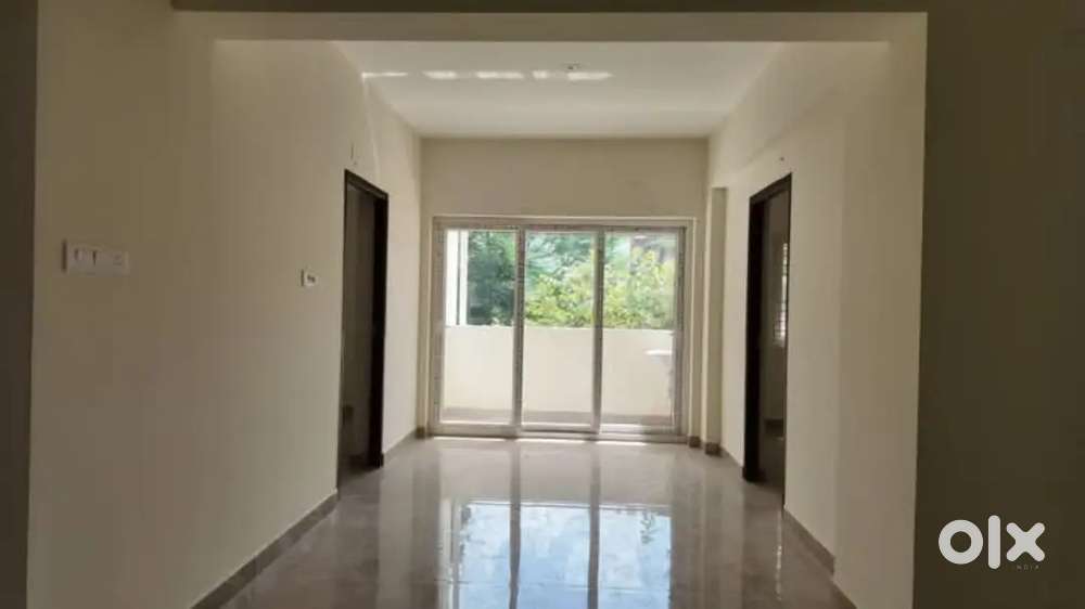 Pozhichalur bus stand 100 mtr 2 bhk flat sale