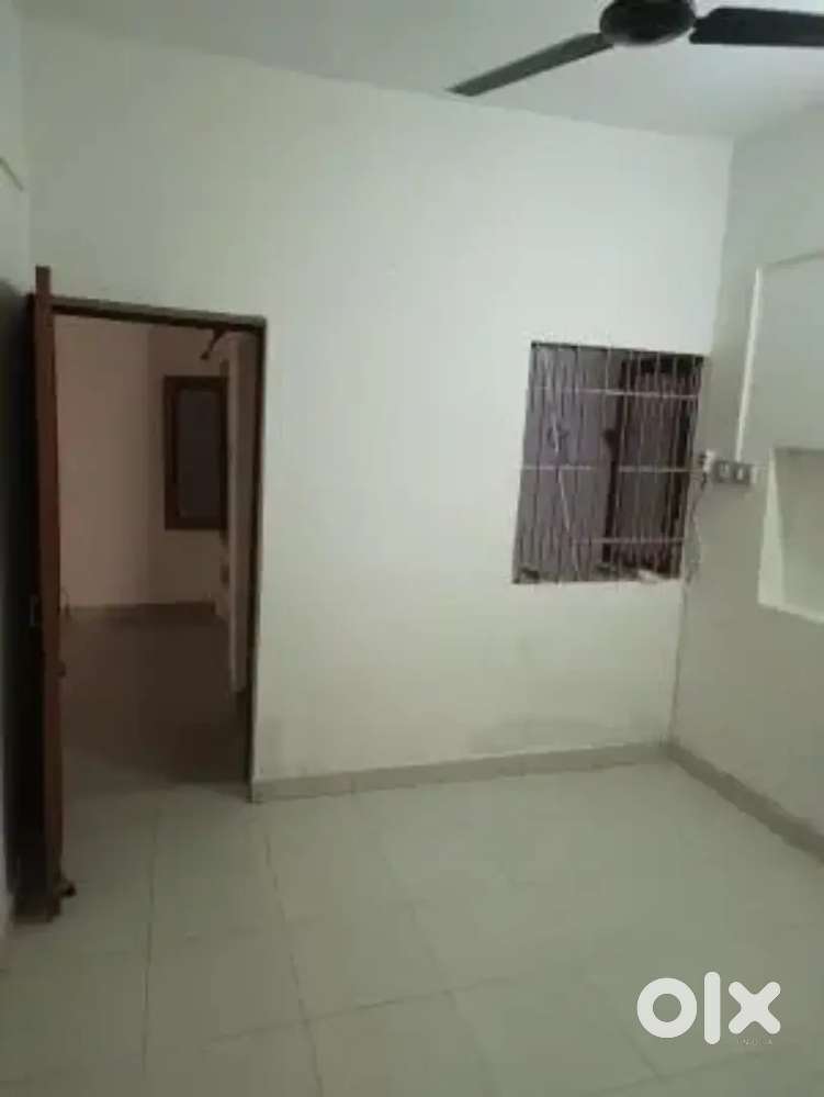 semifurnished flat for rent in lalpur.