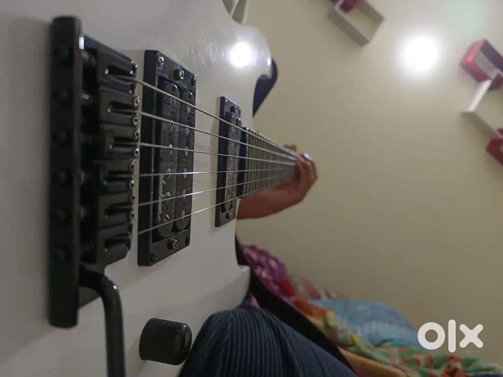 Electric guitar