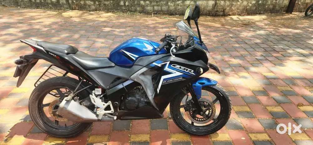 CBR   150R.