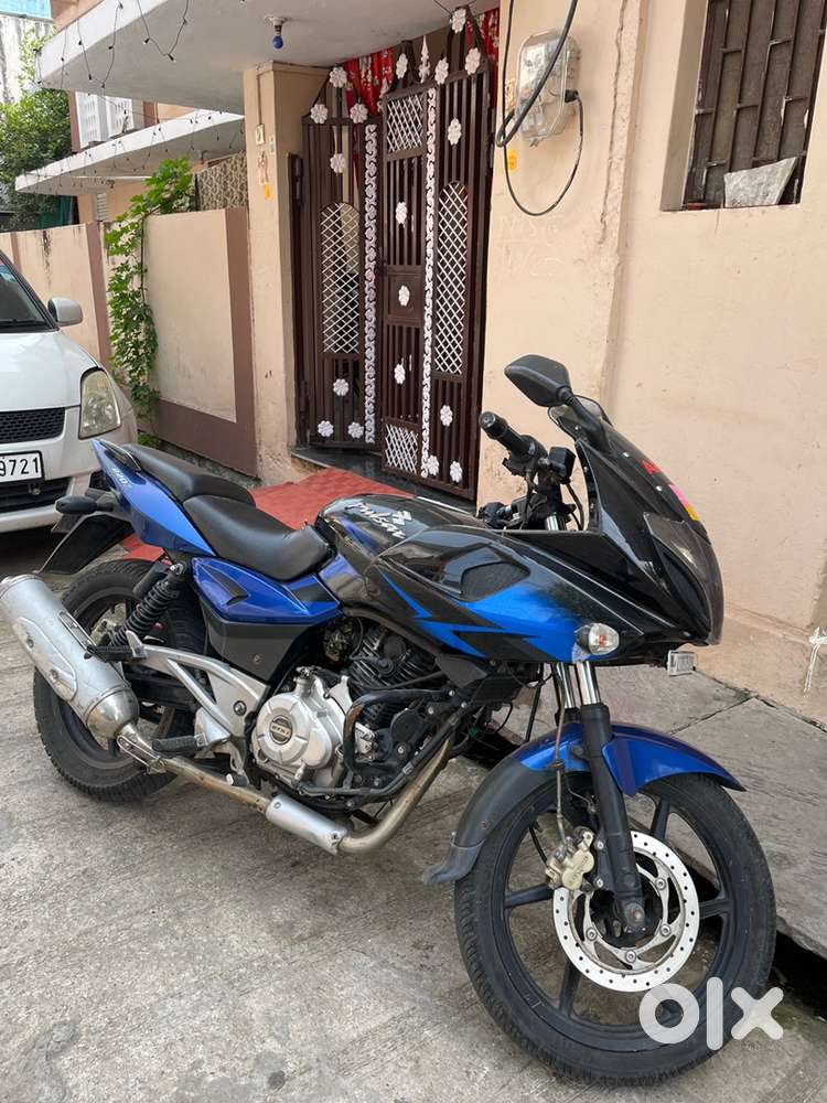 Pulsar 220F