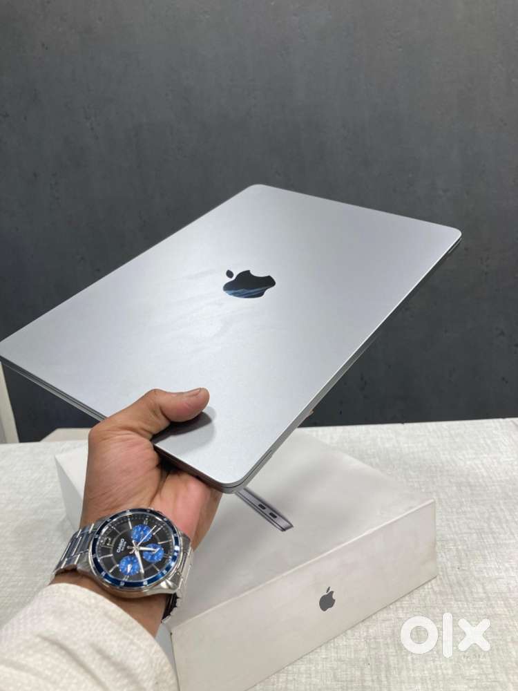 M2 MACBOOK AIR A2681 A++ CONDITION