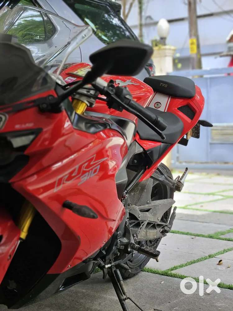 Fixed Price. Clean & Spotless bike with zero issues.