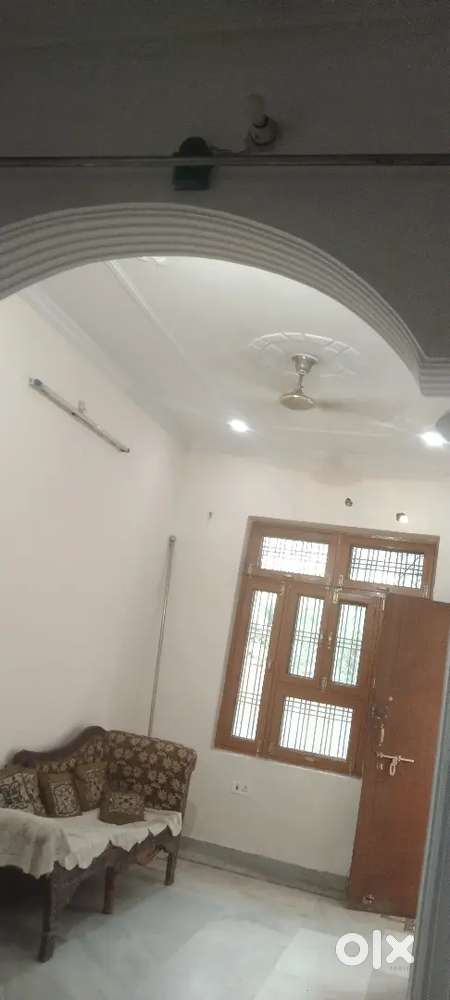 Indipendent house near metro near road