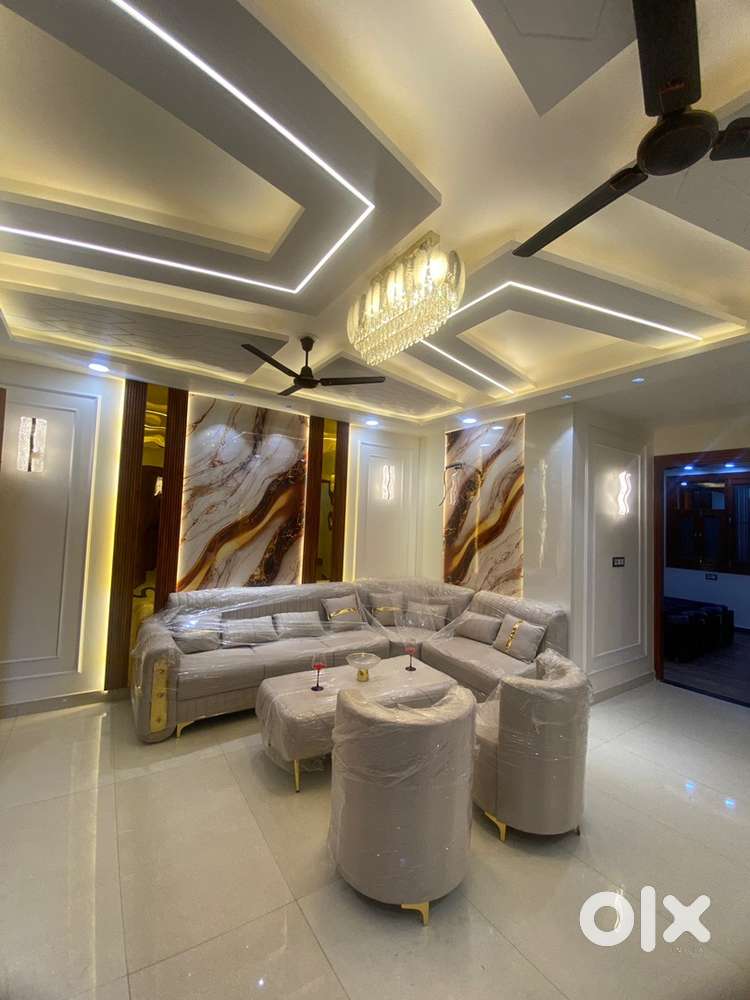 4 BHK 135 Sq Yards L Tipe Flat With Car Parking Nice Floor Loan Avilab