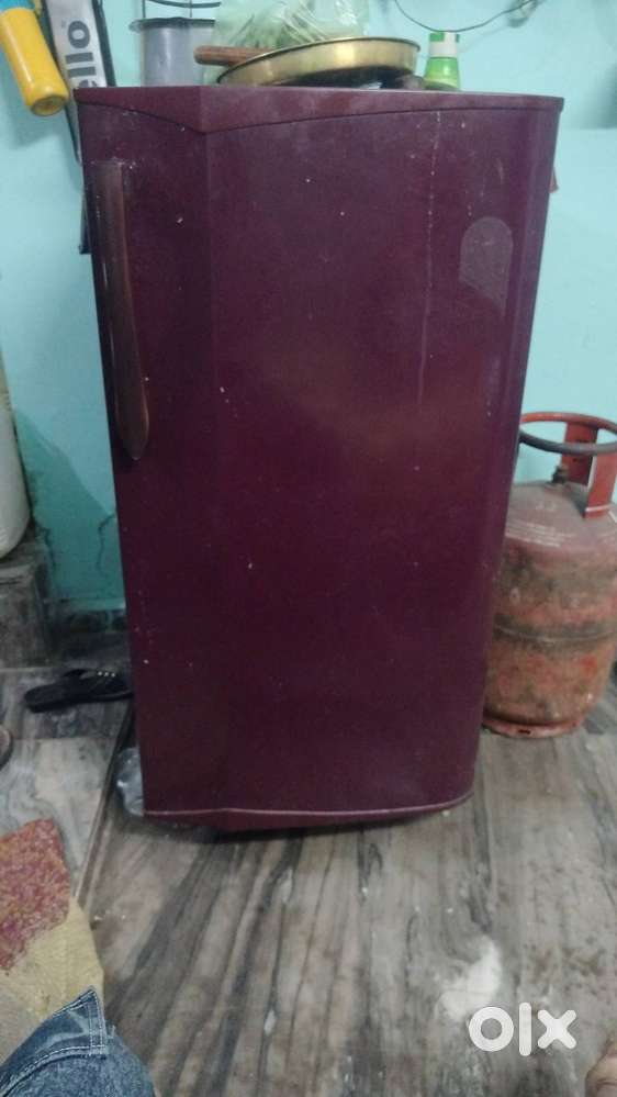 Frige godrej 8 years old