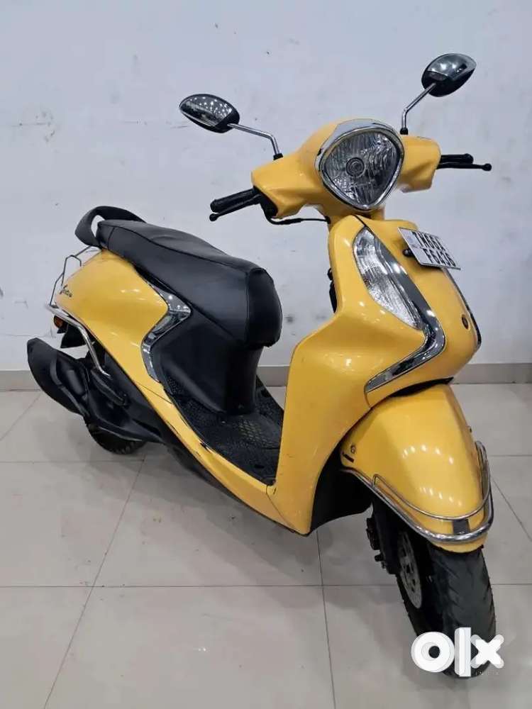 YAMAHA FASCINO YELLOW COLOUR