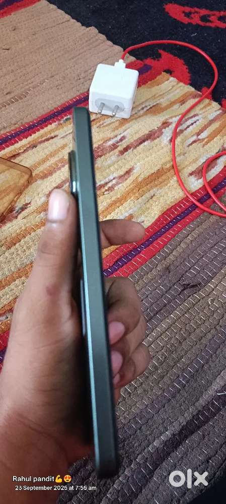 New 1saal chal hua charger saat me