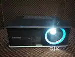 WIRELESS HOME THEATRE PROJECTOR (3000lumens) IN EXCELLENT CONDITION