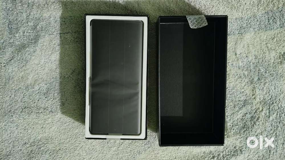 New Vivo V30e 8/128 Box Pack