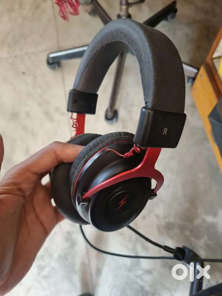 Headphones with mic