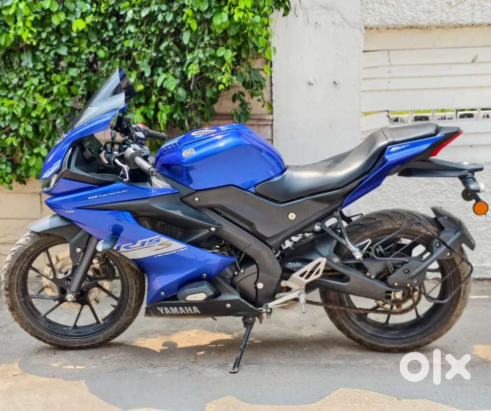 2024-MODEL 
YAMAHA R15 V3
17000 KM RUNNING 
SHOWROOM CONDITION