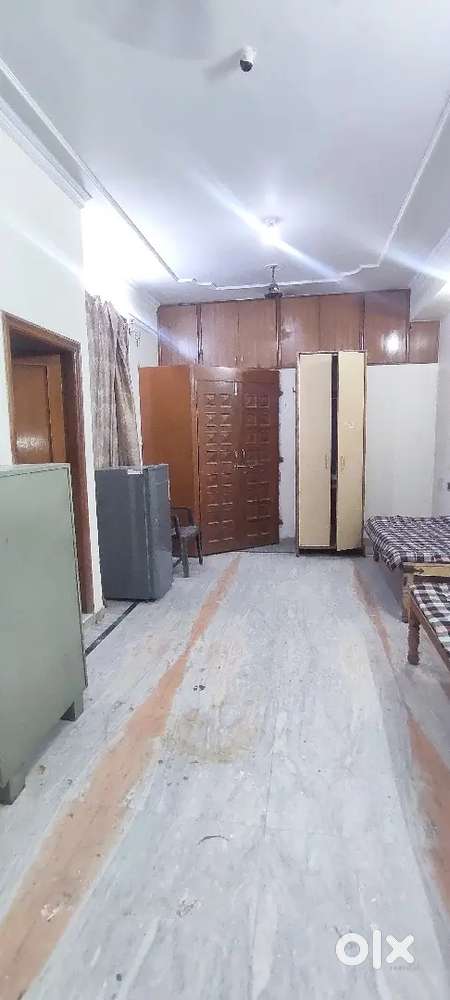 Studio- 1RKW for working individuals small family