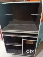 Computer table
