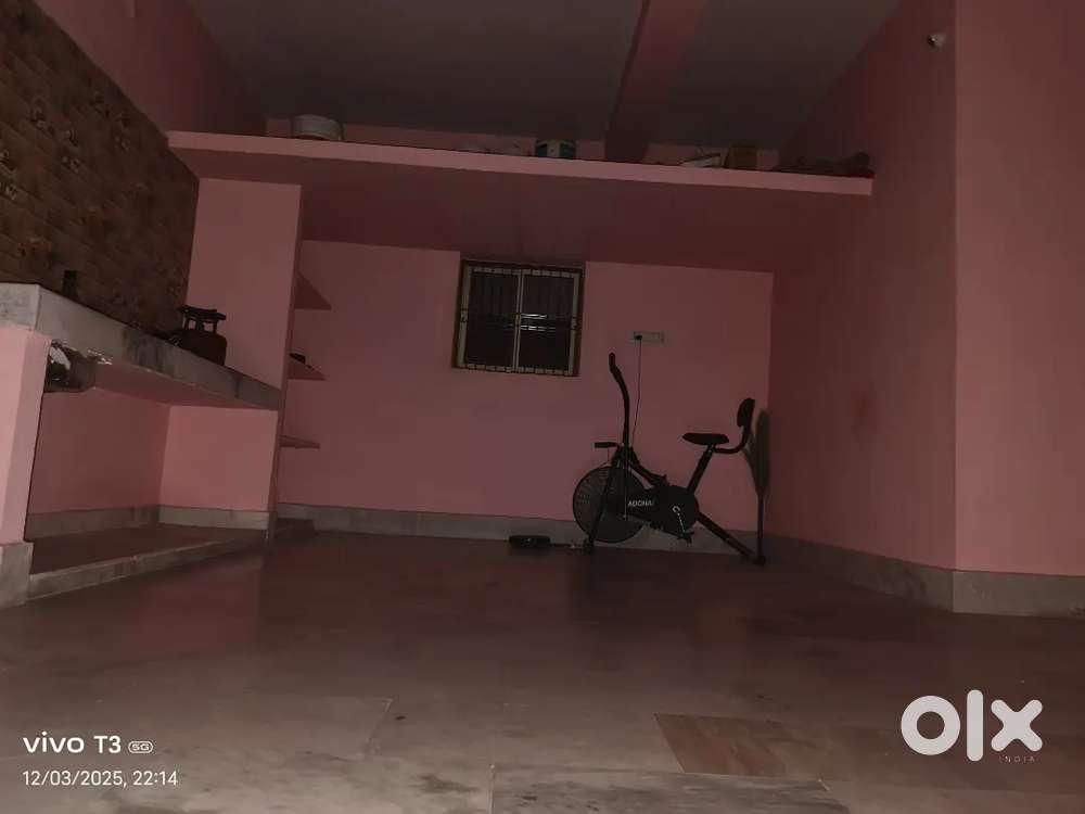 Male Roomment required