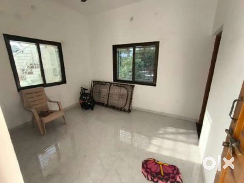 GIRLSPg in 2700 each 4 sharing