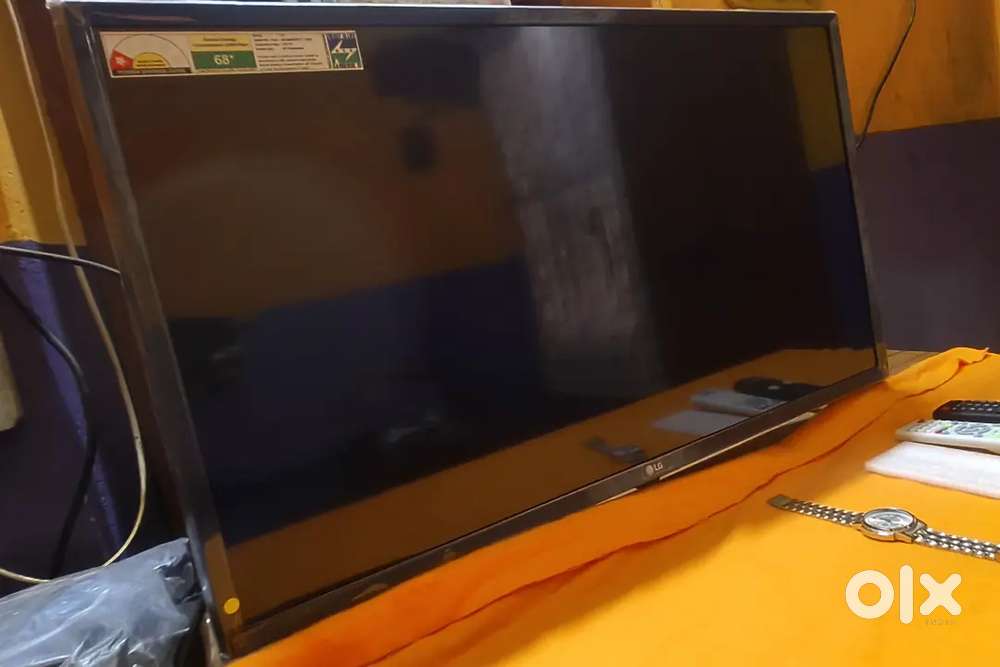 LG 32 inch smart with wifi, bluetooth, usb connection