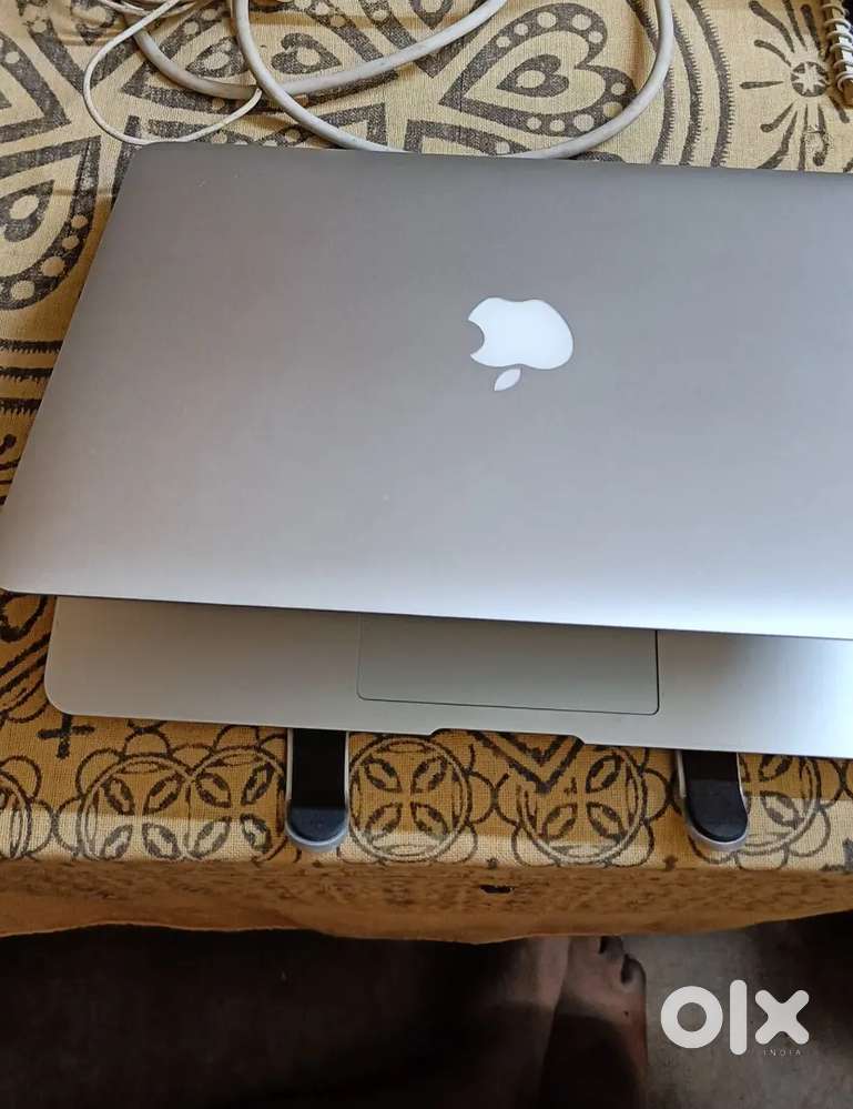 I want to sell my macbook 13 air i5 2017 model urgently