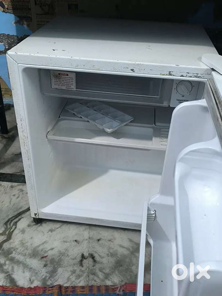 LG MINI FRIDGE 45 L
