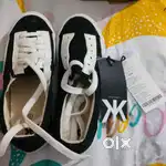 Women Black Solid Sneaker