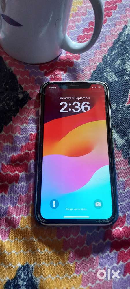 iPhone 11 White colour