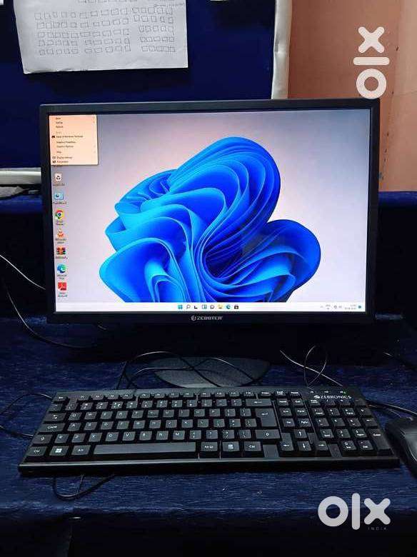 24 INCH BIG DISPLAY 8GBRAM 256 SSD
