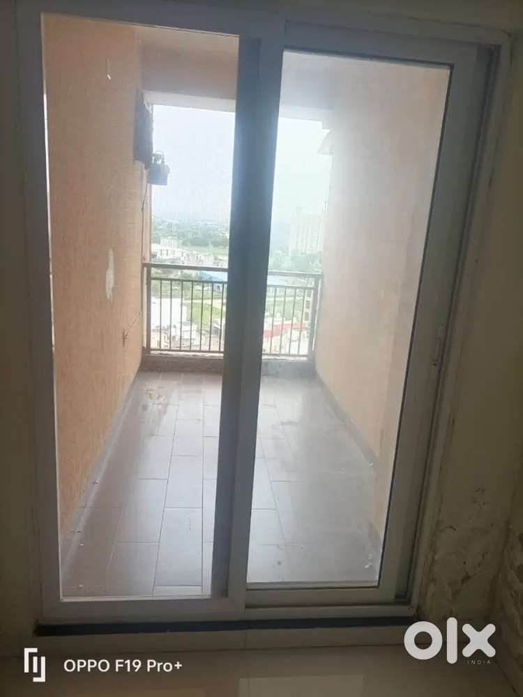 2bhk unfurnished flat for rent