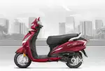 Scooty  bech rahe hai