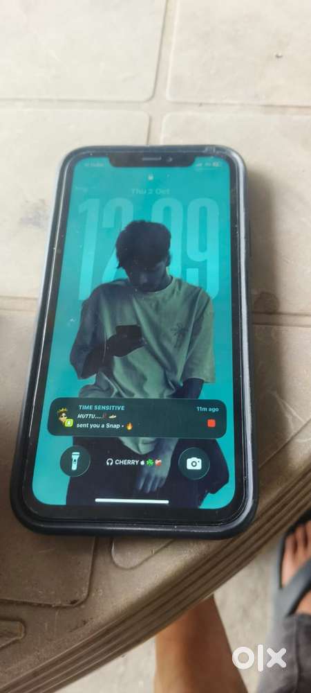 I Phone 11 charging 99% with charger NoScratches Mobile Good Condition