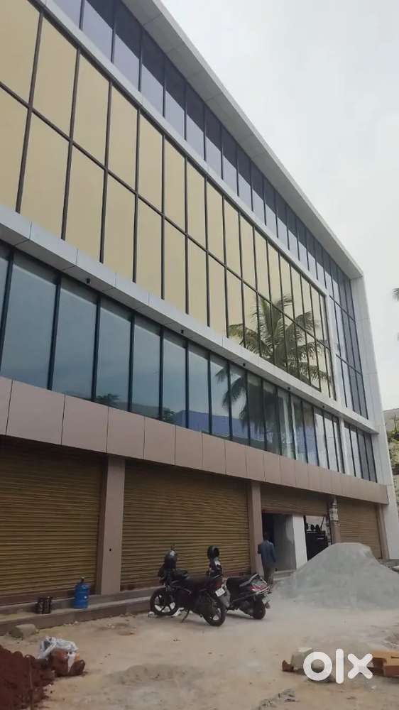 COMMERCIAL WHOLE  BUILDING FOR RENT IN BANJARA HILLS MAIN ROAD
