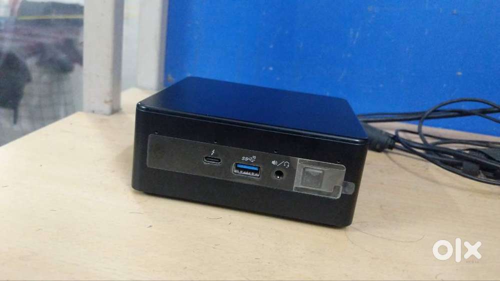 Intel NUC 11 mini pc i3 11th gen including RAM SSD HDD