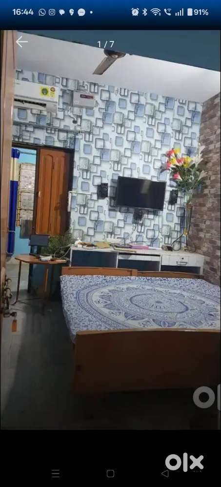 A single furnished room for rent