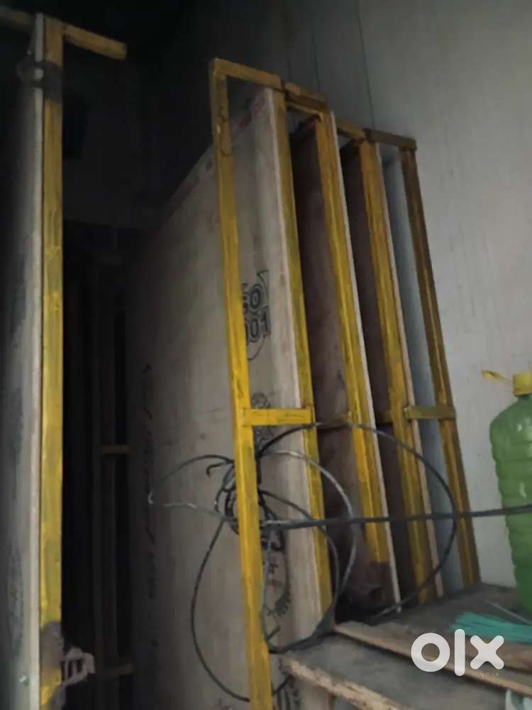 Bed table or bord kam dasn me