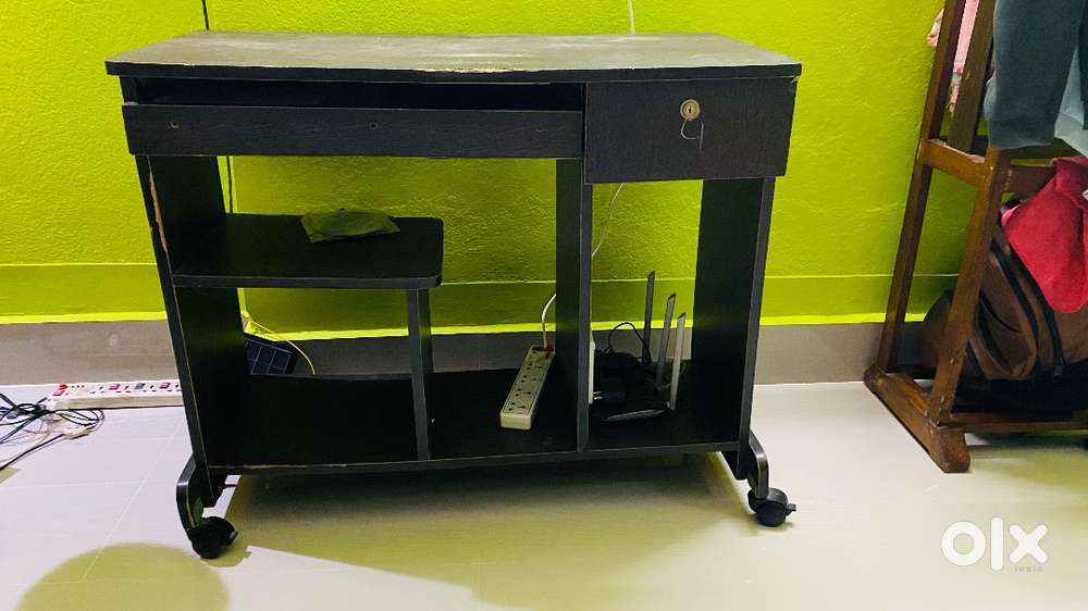 Computer Table Just Rs 1500