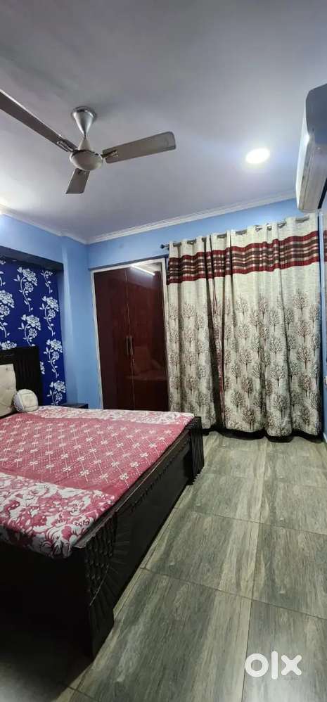 Preoccupied/ 2 bhk / 3 bhk available in Gaur City