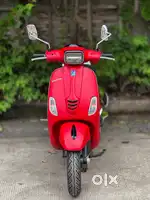 MOVING MACHINE : VESPA SXL 125 ( 10 months OLD)