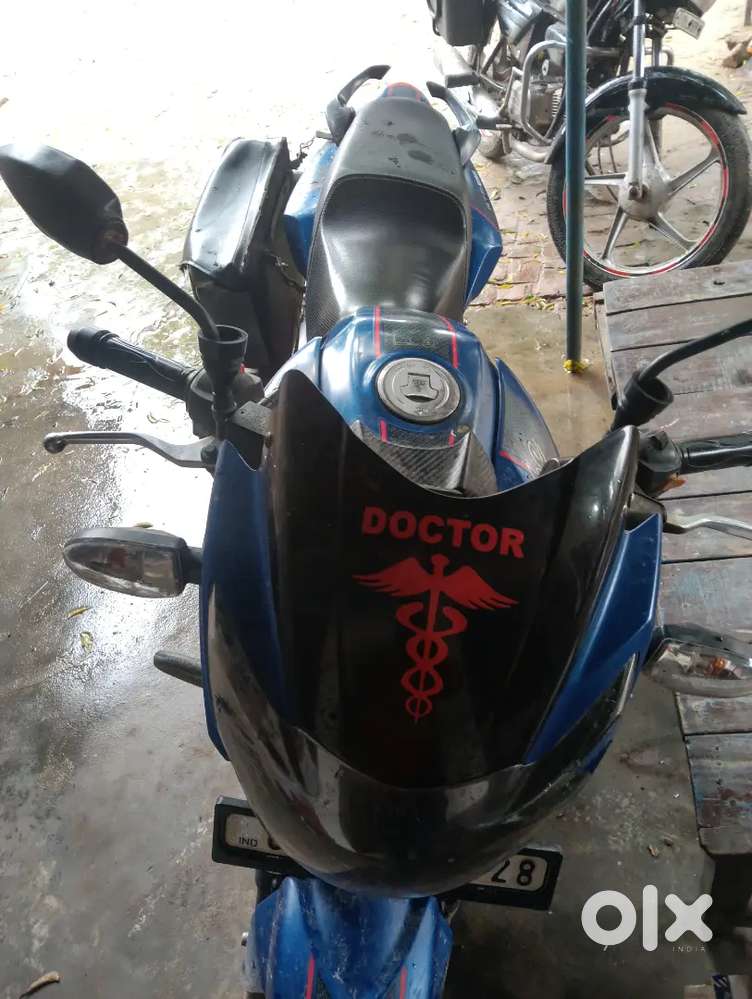 Good condition koi kami nhi hai pichhla tyre  new dlaya  one handed