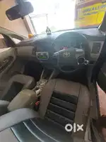 Toyota Innova 2014 Diesel 271000 Km Driven