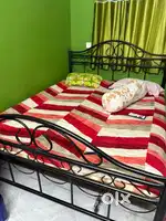 Bed(queen size bed)