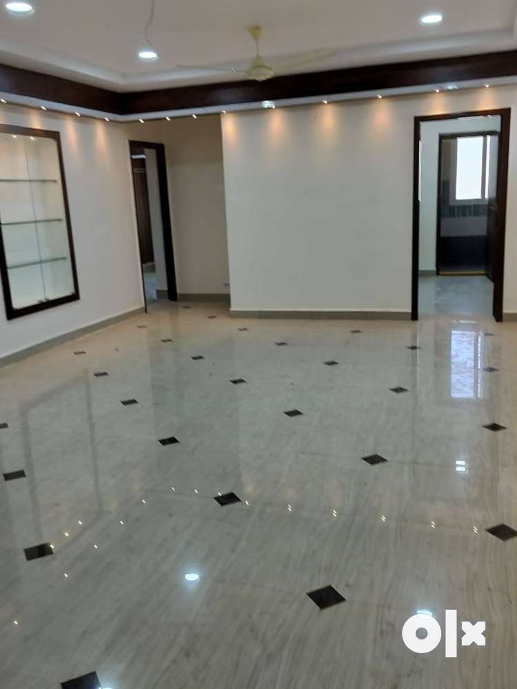 3BHK Semi-furnished Apartment in Undavalli Road