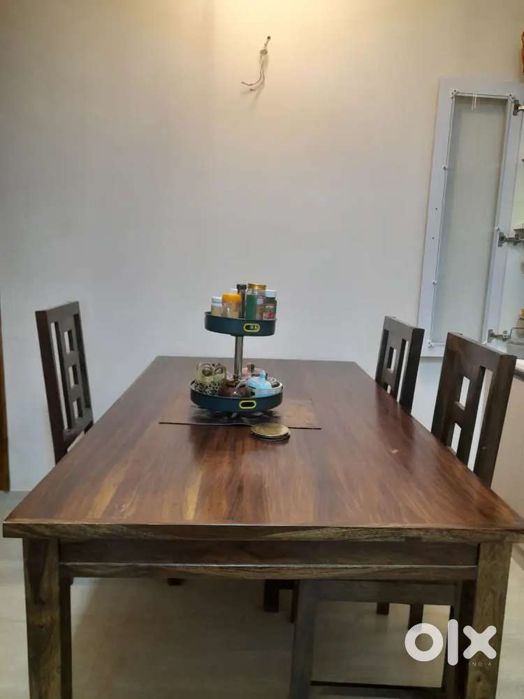 3 year old rosewood  dining table  looking brand new