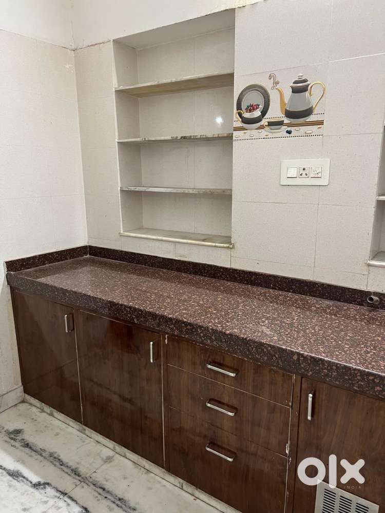 First floor 3 bed 3 bathroom