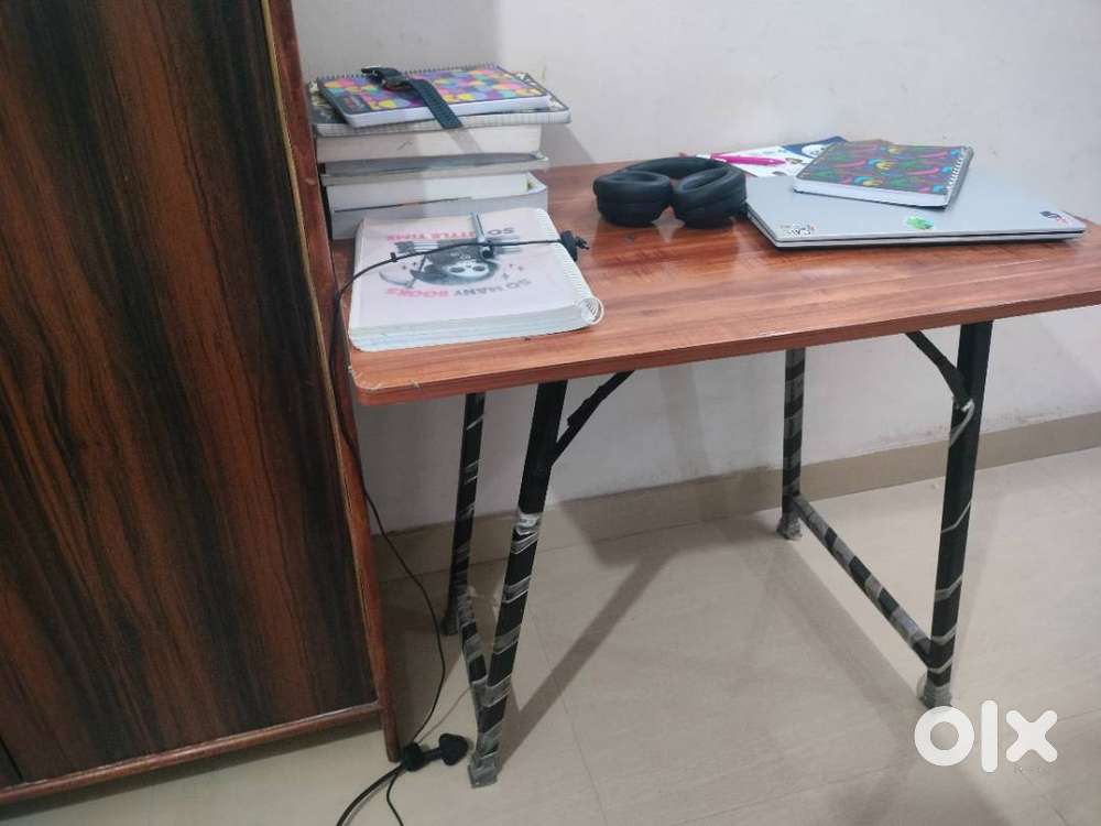 Foldable Study table