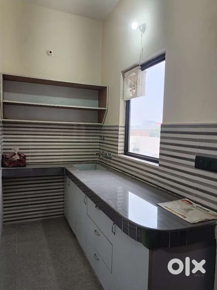 FULLY FURNISHED 1 BEDROOM KITCHEN SET AVAILABLE