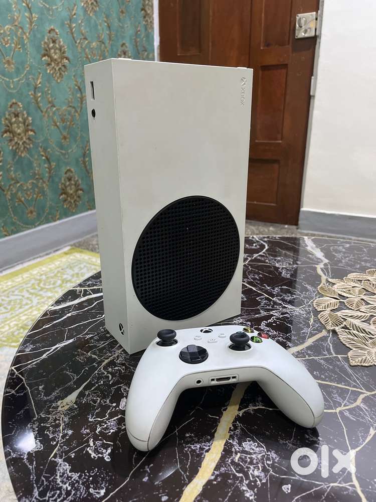 Xbox Series S  Excellent condtion  512GB