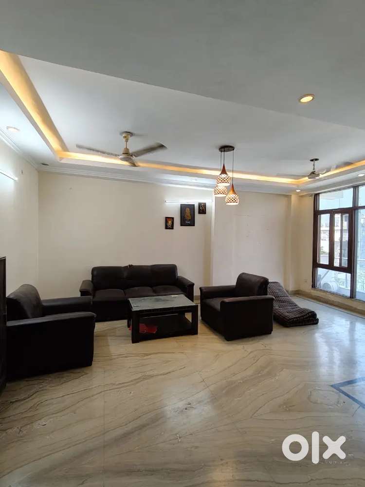 2bhk builder floor in saket
