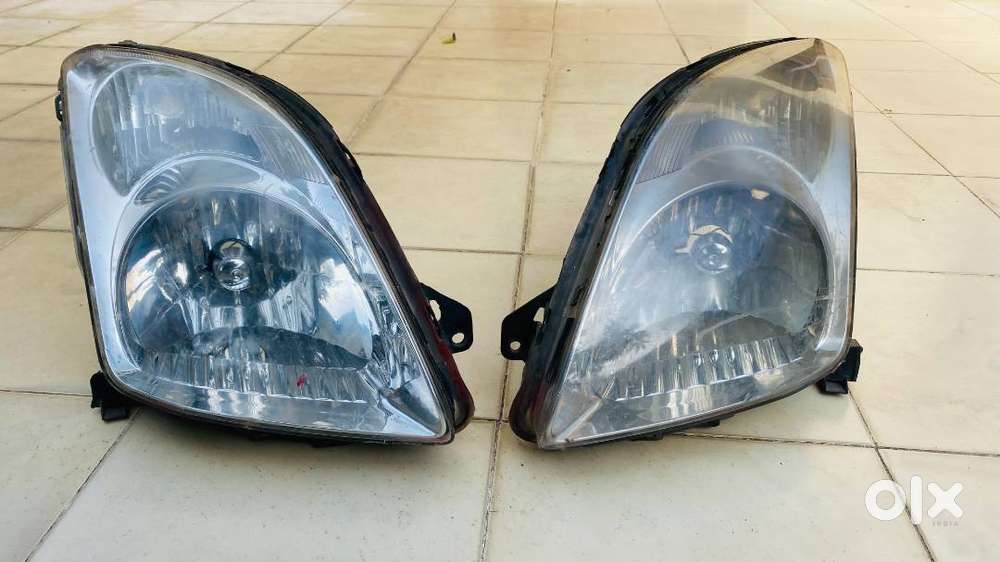 headlights – Set of 2, both left and right side available.
