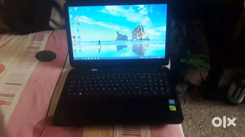 HP i3 4GB RAM 1TB HDD WIFI CAMERA WINDOWS 10 1 HOURS BATTERY BACK UP